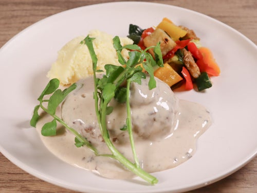 トリュフ香る”白い”ハンバーグ